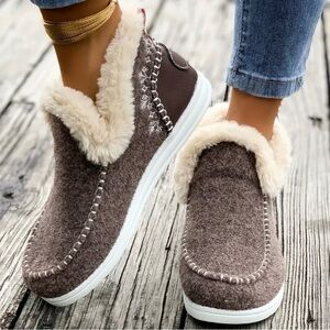 Cozy Faux-Fur Lined Slip-On Women's Shoe - Brown